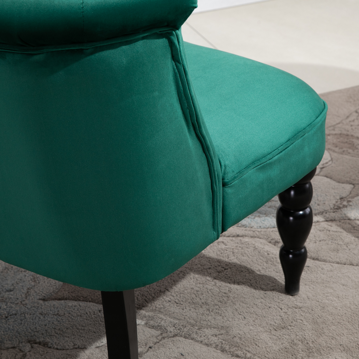 HOMCOM Velvet Wingback Chair Tufted Back Rubber Wood Legs, green velvet with button-tufted back and turned legs.