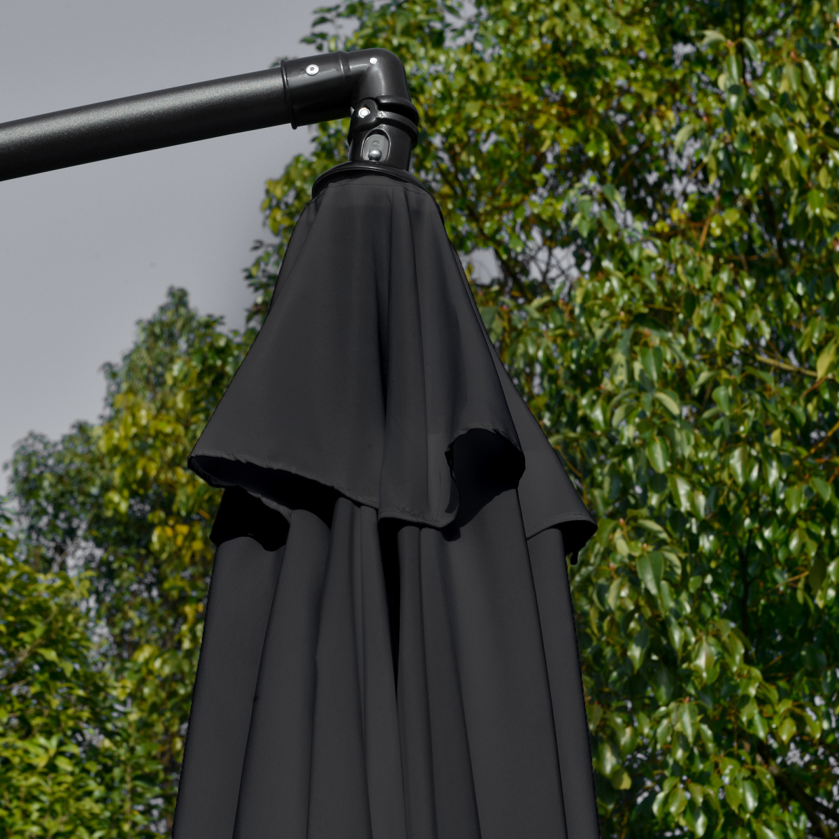 Outsunny 2.7m Garden Cantilever Banana Parasol Sun Shade w/ Crank, Black - Parasol