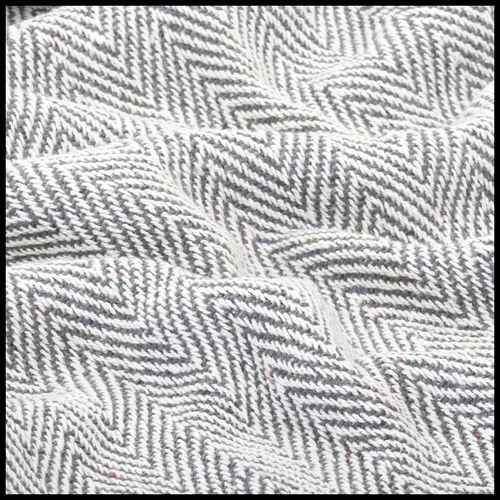 Soft cotton vidaXL Throw Cotton Herringbone 125x150 cm Grey featuring a trendy design and tassels for cozy interiors.