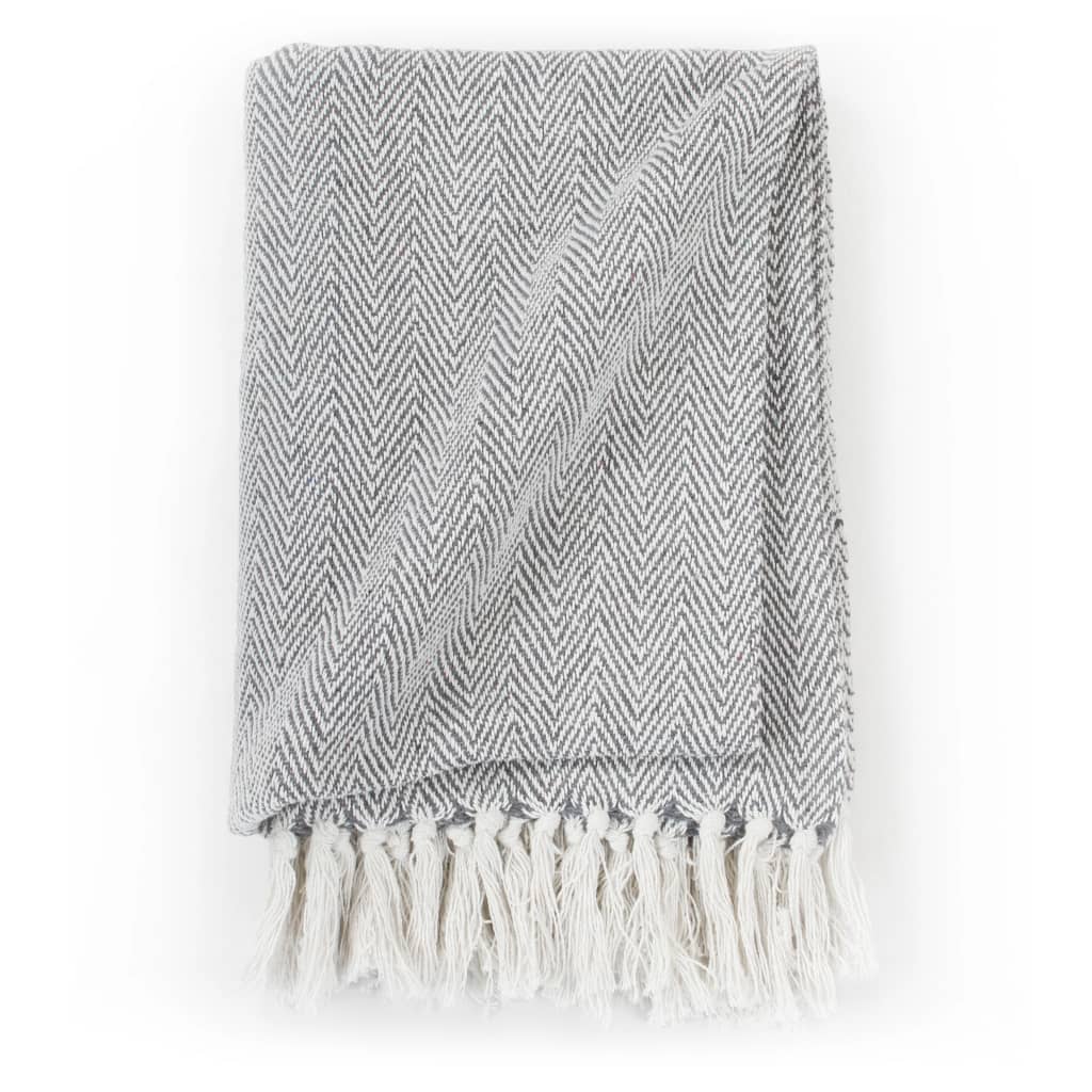 Soft cotton vidaXL Throw Cotton Herringbone 125x150 cm Grey with trendy design and tassels, perfect for any interior.