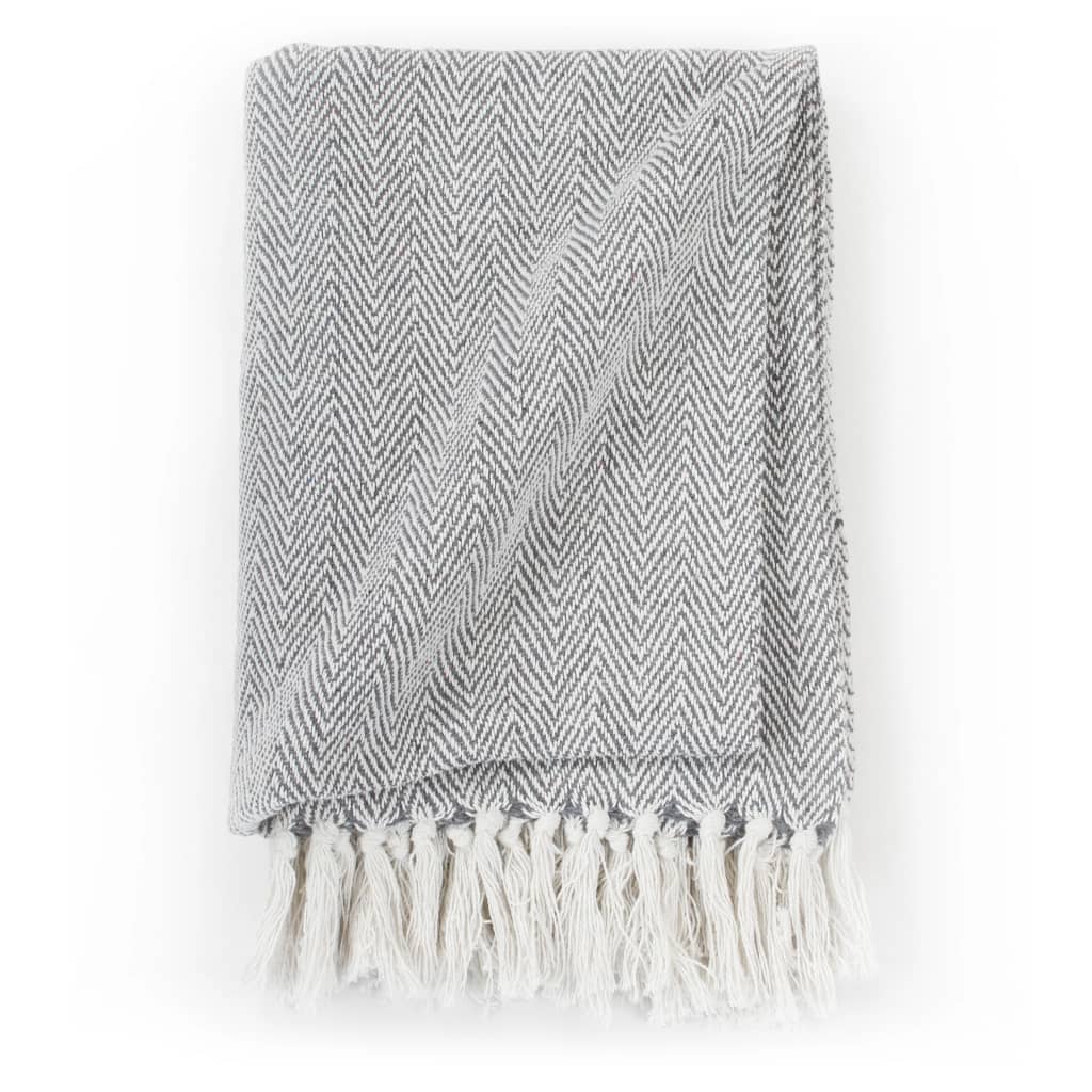 Soft cotton vidaXL Throw Cotton Herringbone 125x150 cm Grey with trendy tassels, perfect for adding comfort to any space.