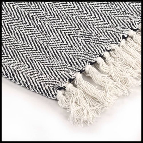 Soft cotton vidaXL Throw Cotton Herringbone 125x150 cm Grey with trendy design and tassels, perfect for any interior.