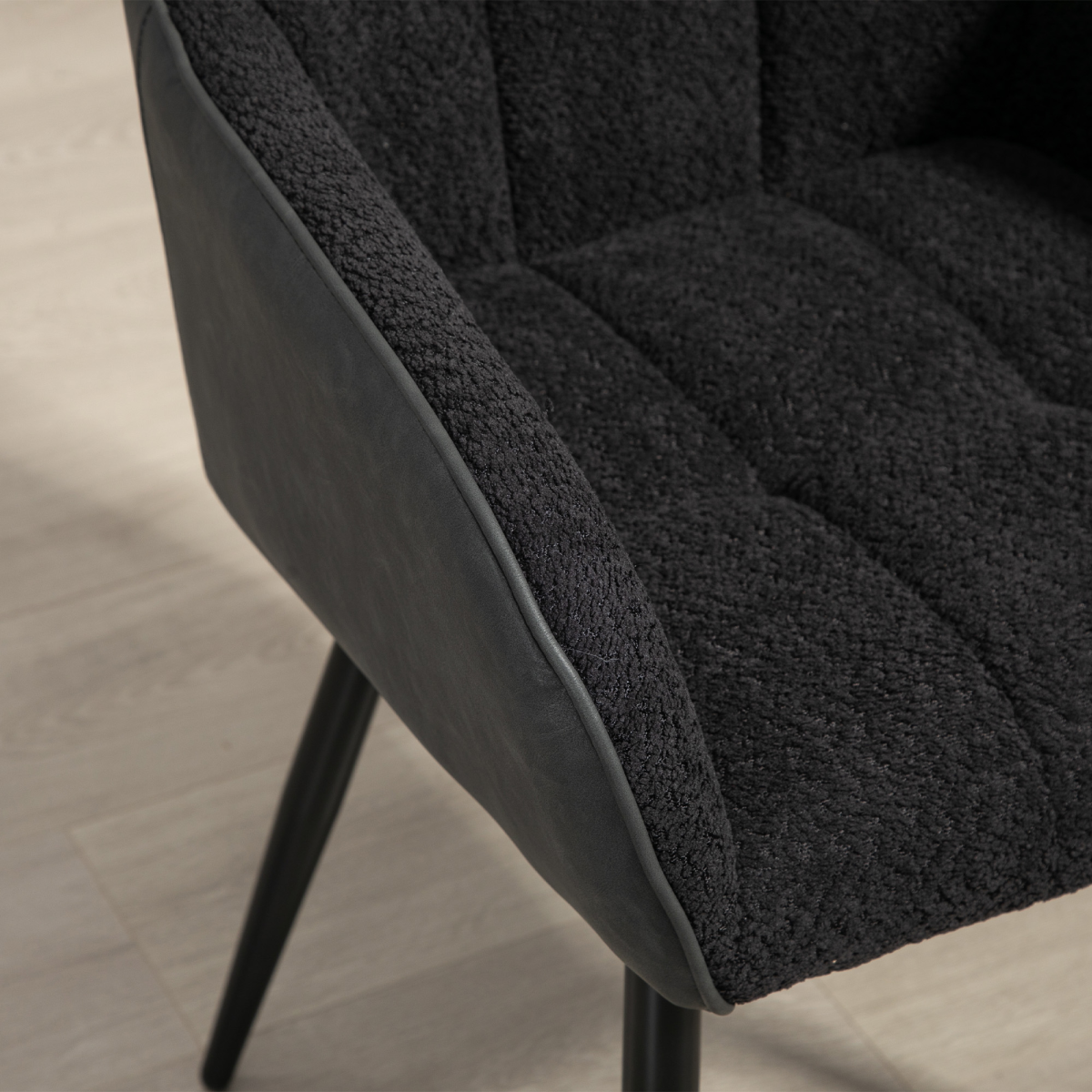 HOMCOM Accent Chair Compact Chenille For Living Room: compact chair in black chenille with PU back and metal legs.