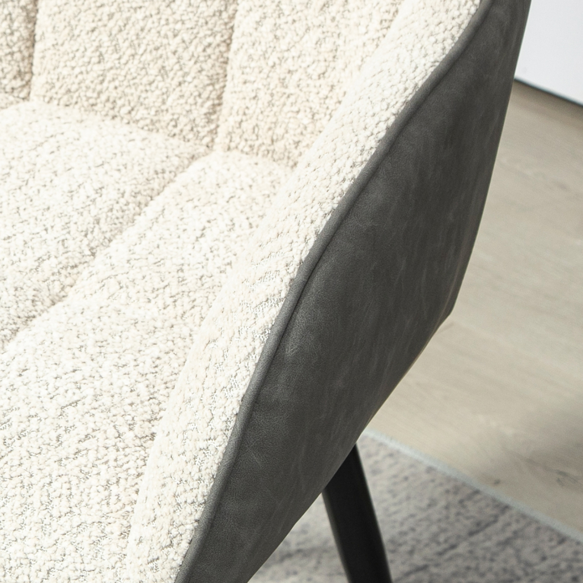 HOMCOM Accent Chair Compact Chenille For Living Room: cream chenille seat with PU back, compact, versatile seating.
