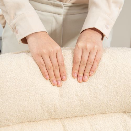 HOMCOM Height Adjustable Upholstered Desk Chair with Soft Padding and 360 Degree Swivel offers plush comfort for office use.